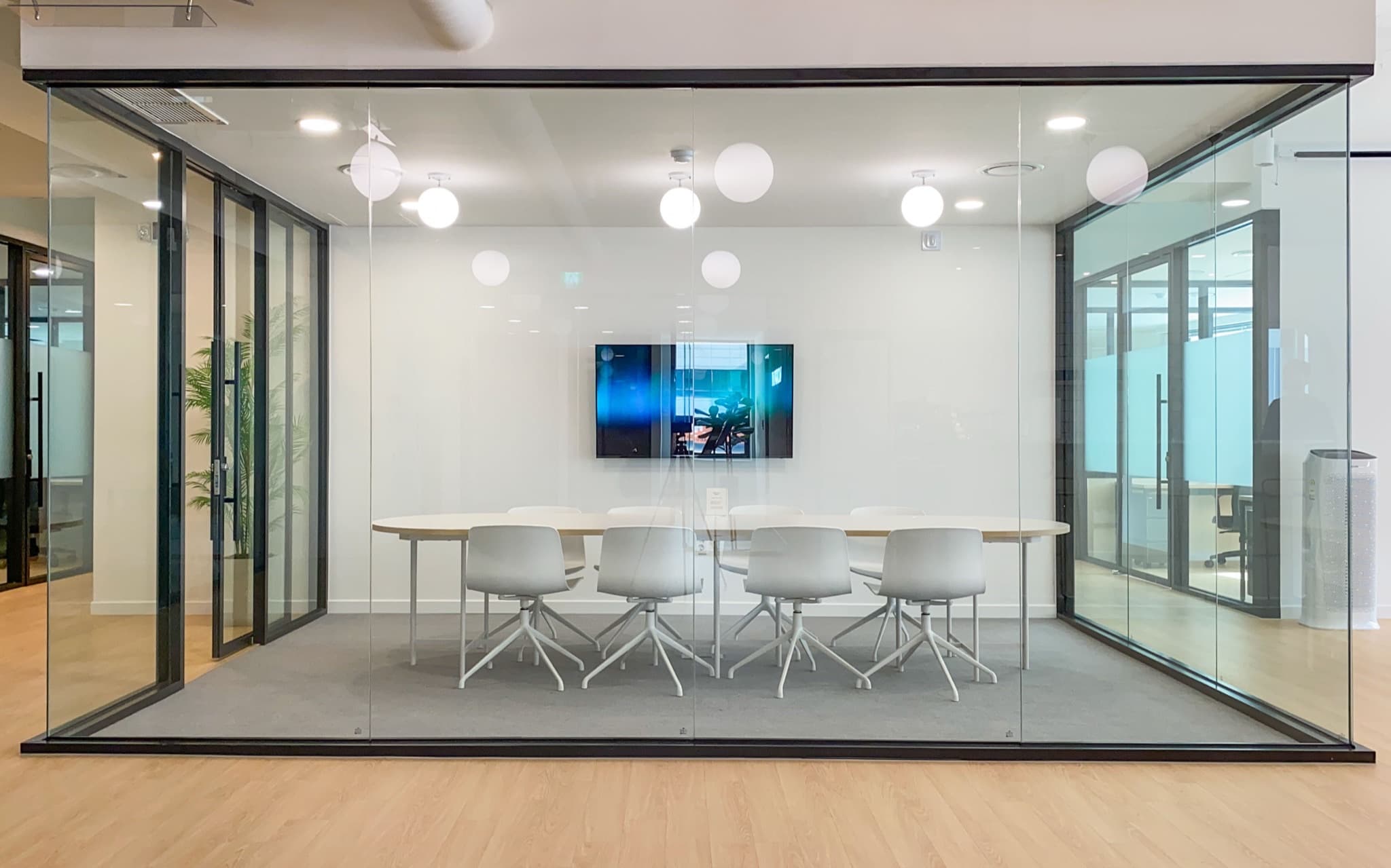 WORKNPLAY 회의실