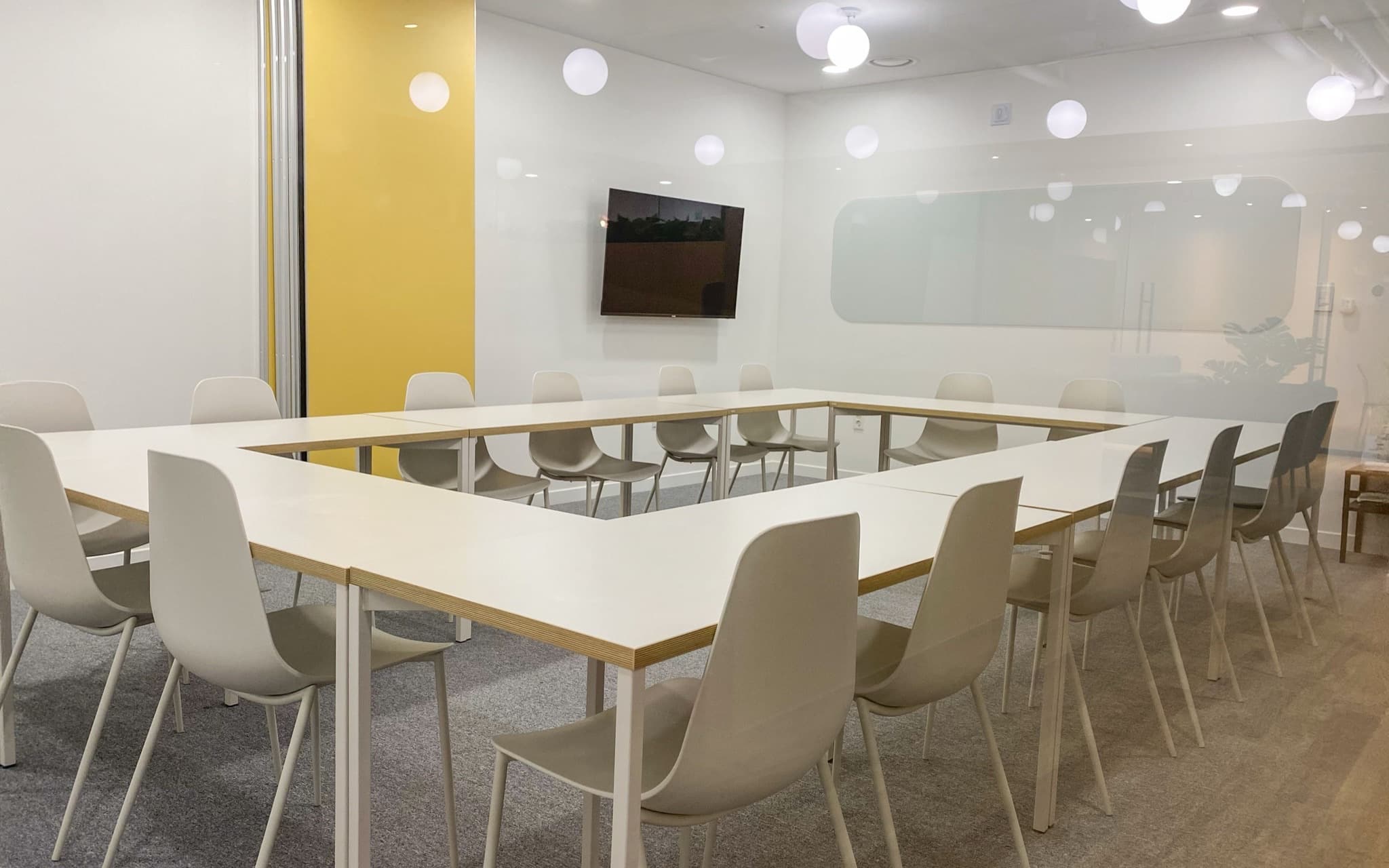 WORKNPLAY 세미나룸